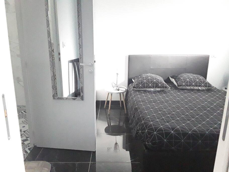 Maisonnette 28 M2 Au Fond Du Jardin Calme&Confort Mondeville  Extérieur photo